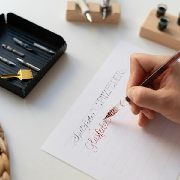 Kalligraphie-Glasfeder: Workshop mit Tintenfuchs | Ocker Studio